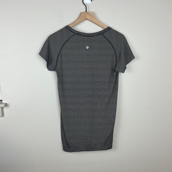 Lululemon Swiftly Tech Short Sleeve Tee Hyper Stripe Black - Picture 3 of 4